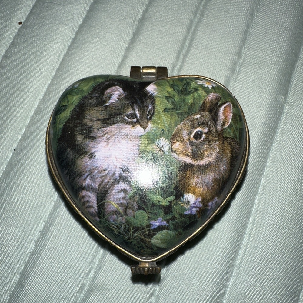 Persis Clayton Weirs Wild Wings Kitten Bunny Heart Shaped Vintage Trinket Box